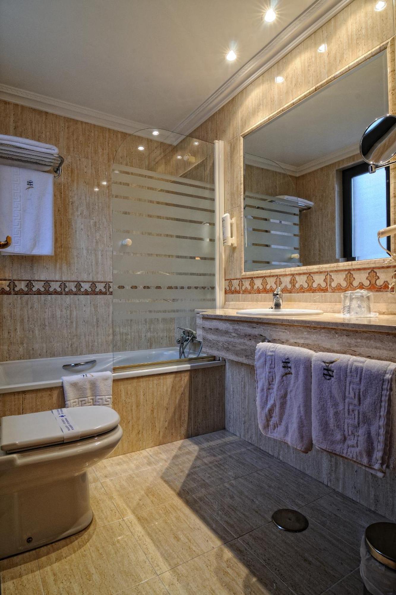 Hotel Alisi Aranda de Duero Buitenkant foto