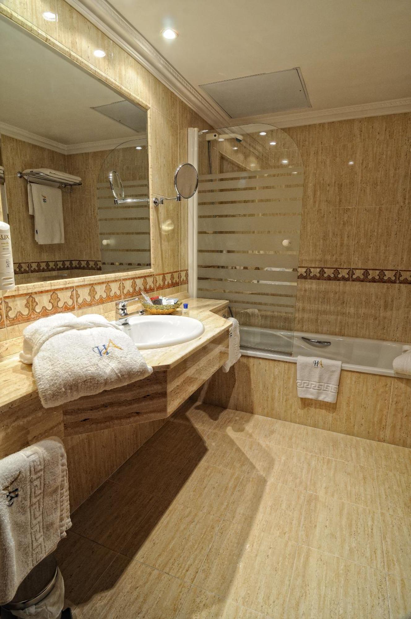 Hotel Alisi Aranda de Duero Buitenkant foto